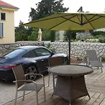 Ilona Apartment *